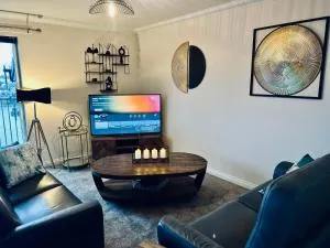 Central Cosy Riverview Apartment 2 bed, 2 bath, Free Parking / WiFi - North Kessock