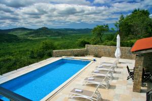 Family friendly house with a swimming pool Bartolici, Central Istria - Sredisnja Istra - 21934 