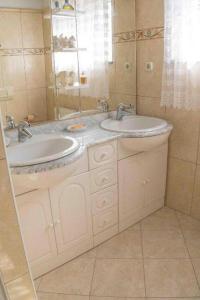Apartments with parking space Zadar - 22078