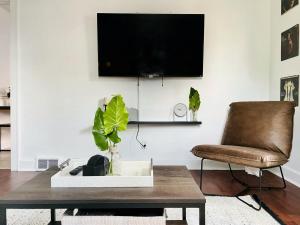Centrally Located EVV Apartments
