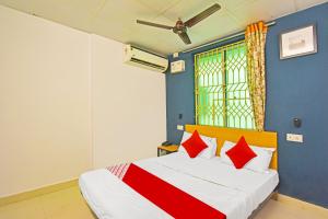 Hotel O Grand Residency Near Kasi Talkies
