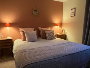 Maisons de vacances Gite Jouy-le-Potier, 2 pieces, 2 personnes - FR-1-590-420 : photos des chambres