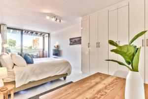 Seaside Retreat with Amazing Views and No Loadshedding