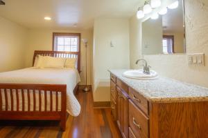 Stay In Ohiopyle near GAP trail, restaurants, & the Fallls