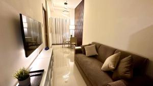 Premier Luxury Suite near SM Mall of Asia Arena & DFA with Free Parking