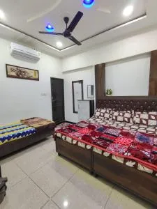 Swastik Yatri Grah - Barnagar