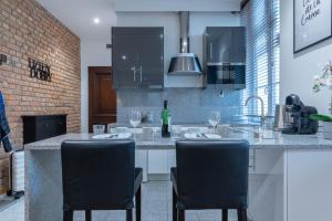 Simply in the Center Spot