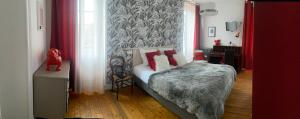 Hotels LOGIS HOTEL BELLEVUE RESTAURANT LA POMME d'OR : photos des chambres