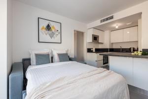 Appartements Le Cap Riviera : Appartement avec Douche