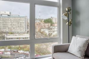 Lower Queen Anne 1br w game room garden SEA-698