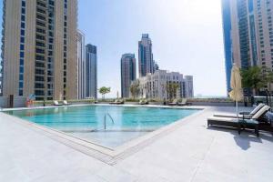 Penthouse High Floor Apartment I Creek Horizon Tower 2