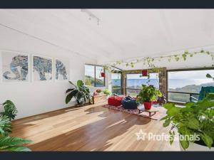 Beachfront Villa by Peppy Beach Retreats®