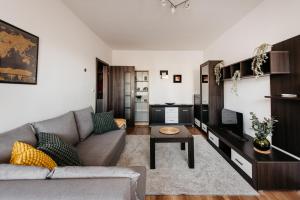 2-bedroom Apartment with garage in the city center