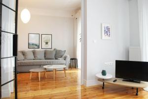 Nats place Friends & Family Thessaloniki next to metro