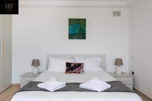 1BR penthouse with PRVT balcony in St Julians by 360 Estates