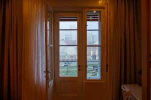 The Chic One, Unirii Square View