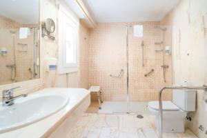 Double or Twin Room with Extra Bed (2 Adults + 1 Child) room in Hotel Castilla Vieja