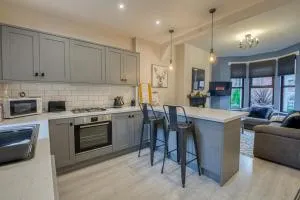 Charming City Home, Beside the Serene Ormeau Park - 贝尔法斯特