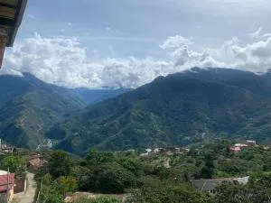 Hotel Moderno Coroico - Chirca