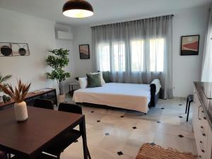 WintowinRentals Your Home Steps from the Center