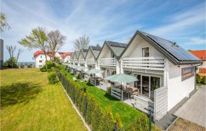 Beautiful Home In Ustronie Morskie With Kitchen