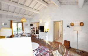 Maisons de vacances Beautiful Home In Pech-Luna With Wi-Fi : photos des chambres