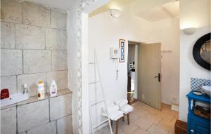 Maisons de vacances Beautiful Home In Pech-Luna With Wi-Fi : Maison de Vacances 2 Chambres
