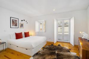 WHome Lisbons Horizon Retreat, A View to Remember