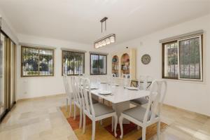 Spacious house with pool, garden and solarium in Las Chapas, Marbella