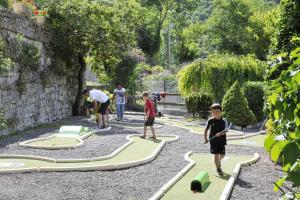 Villages vacances Camping RCN Val de Cantobre : photos des chambres