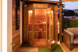 Luxury Penthouse Sea Views- Jacuzzi - Sauna