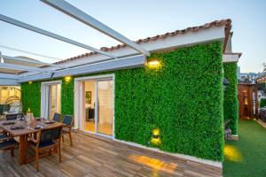 Luxury Penthouse Sea Views- Jacuzzi - Sauna