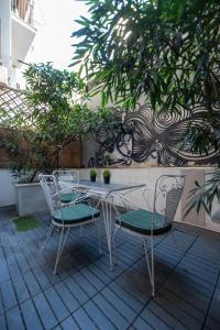 the Artistic One-Bedroom Studio in Plaka