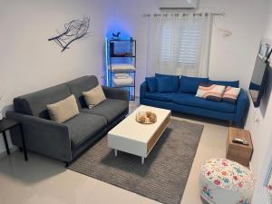 Duchess of the Dead Sea Crown Group Collection - Apartmány, Neve Zohar