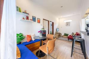 MONA NEST Canggu 2BR Tiny House with Rooftop and Cozy Workspace