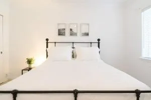 Las Olas Blvd Exclusive Apt with waterview - Nurmi Isles