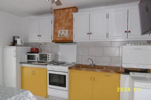 rez de chaussée studio climatisé dans villa