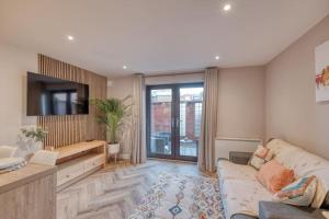 Stylish and modern city centre apartment with easy parking