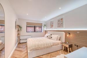 Stylish and modern city centre apartment with easy parking