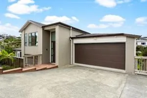 Grand Retreat with spa, sauna & parking - Coatesville