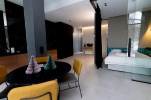 Rentroom2