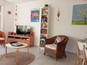 1,5 km plages Bel appartement calme Piscine Garage