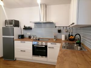 Lukova hiša- Lukas house