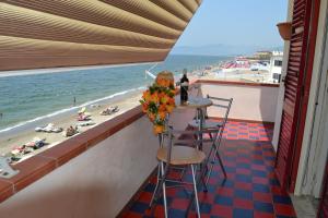 casa vacanze dei navigatori on the sea