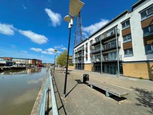 Long Stay - Free Parking - Contractors - Train Station - Students