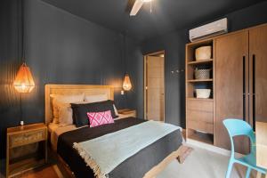 Shes moody TULUM 3 bed penthouse with yard pools rooftop aircon 15 minute drive to the beach