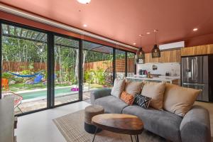 Shes moody TULUM 3 bed penthouse with yard pools rooftop aircon 15 minute drive to the beach