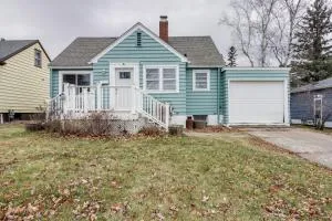 Welcoming Duluth Home about 2 Mi to Brighton Beach! - كلوكيه