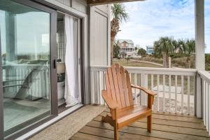 Beachfront Saint Helena Island Condo with Amenities!