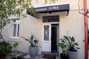 Apartment Dora 2, beach apartment